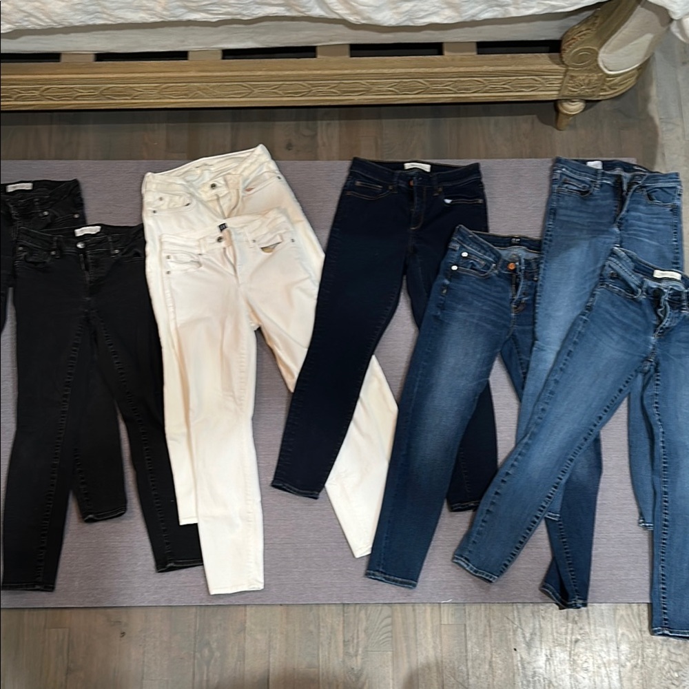 8 pairs - Gap Women’s Curvy Skinny Jeans bundle.